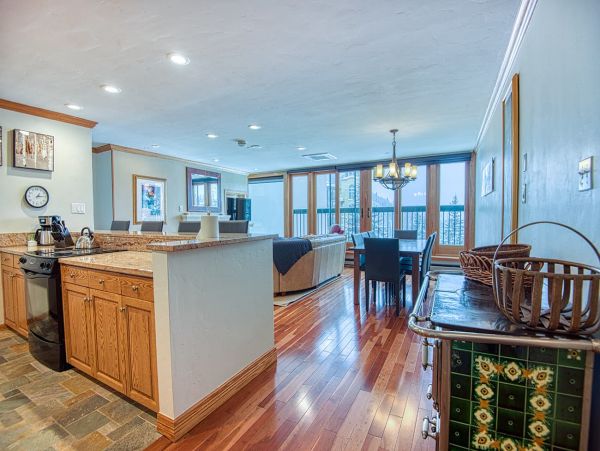 Vail Vacation Condo Sleeps Six Guests.