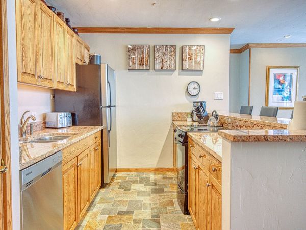Vail Vacation Condo Sleeps Six Guests.