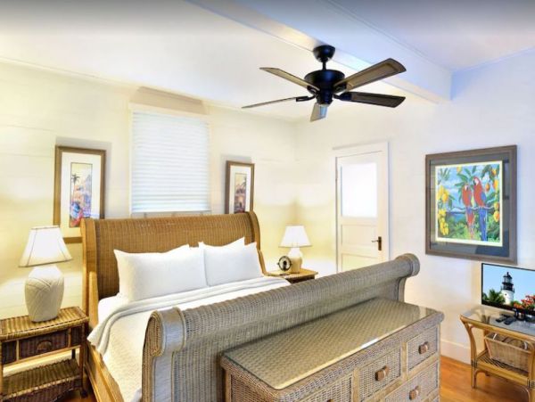 Key West Walk To Beach 5 Bedroom Plus Cottage Vacation Home