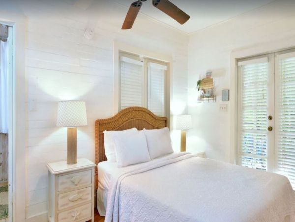 Key West Walk To Beach 5 Bedroom Plus Cottage Vacation Home