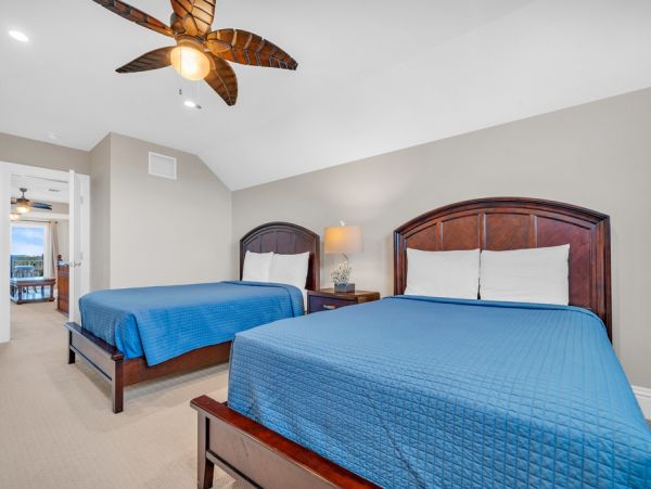 Canal Front 6 Bedroom Home in Marathon, Walk to Beach