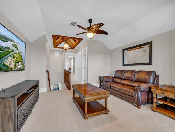 Canal Front 6 Bedroom Home in Marathon, Walk to Beach