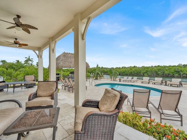 Canal Front 6 Bedroom Home in Marathon, Walk to Beach