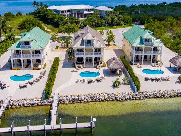 Canal Front 6 Bedroom Home in Marathon, Walk to Beach