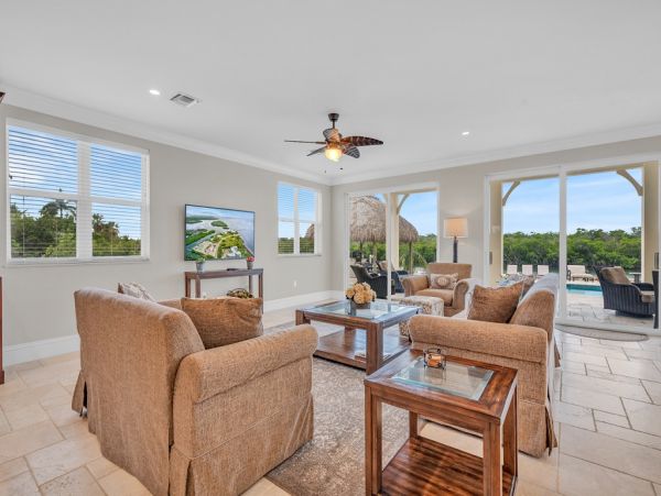 Canal Front 6 Bedroom Home in Marathon, Walk to Beach