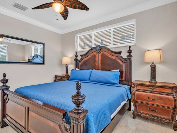 Canal Front 6 Bedroom Home in Marathon, Walk to Beach