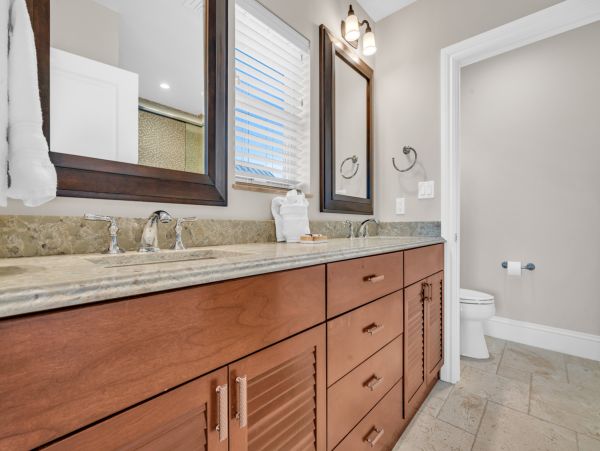 Canal Front 6 Bedroom Home in Marathon, Walk to Beach