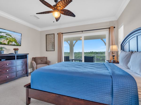 Canal Front 6 Bedroom Home in Marathon, Walk to Beach