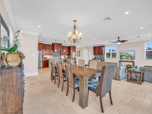 Canal Front 6 Bedroom Home in Marathon, Walk to Beach