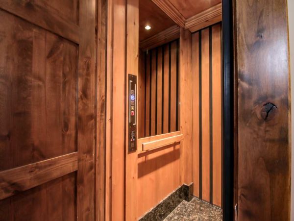 Elite Ski in Ski out Park City Rental with 6 Bedrooms