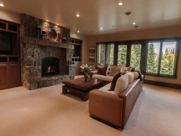 Elite Ski in Ski out Park City Rental with 6 Bedrooms