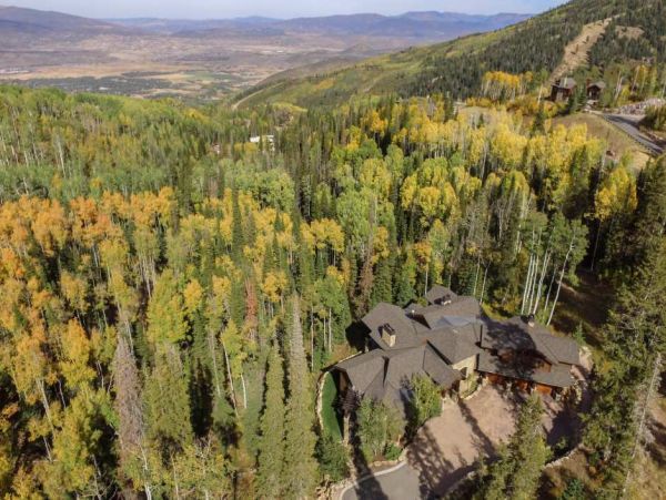 Elite Ski in Ski out Park City Rental with 6 Bedrooms
