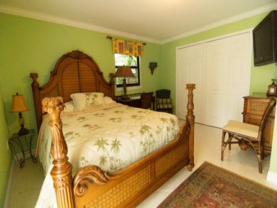 Sanibel Vacation Home Sleeps Six Guests.