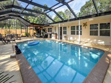 Sarasota 3 Bedroom Vacation Home with Caged Pool