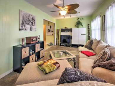 Sarasota 3 Bedroom Vacation Home with Caged Pool
