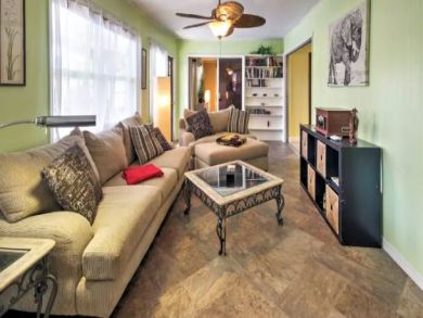 Sarasota 3 Bedroom Vacation Home with Caged Pool