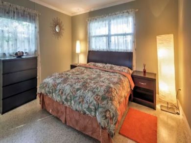 Sarasota 3 Bedroom Vacation Home with Caged Pool