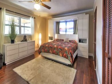 Sarasota 3 Bedroom Vacation Home with Caged Pool