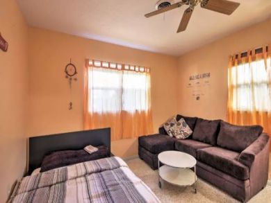Sarasota 3 Bedroom Vacation Home with Caged Pool