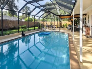 Sarasota 3 Bedroom Vacation Home with Caged Pool