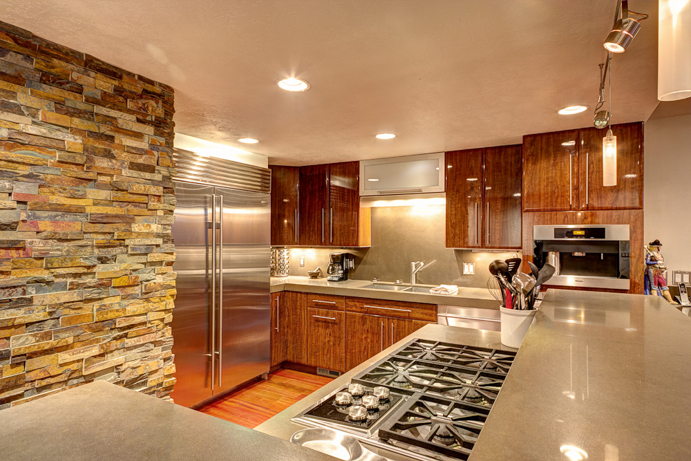 Five Bedroom Luxury Sits Between Deer Valley & Park City Five Bedroom Luxury Sits Between Deer Valley & Park City