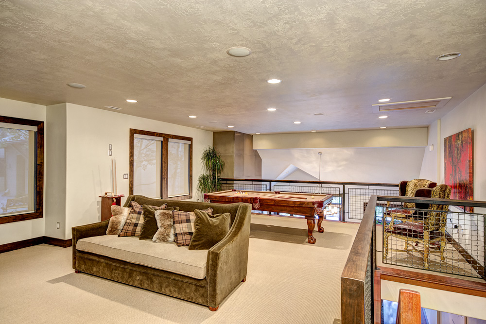 Five Bedroom Luxury Sits Between Deer Valley & Park City Five Bedroom Luxury Sits Between Deer Valley & Park City