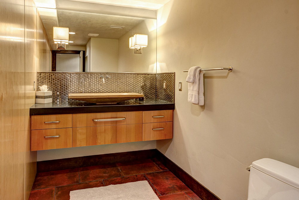 Five Bedroom Luxury Sits Between Deer Valley & Park City Five Bedroom Luxury Sits Between Deer Valley & Park City