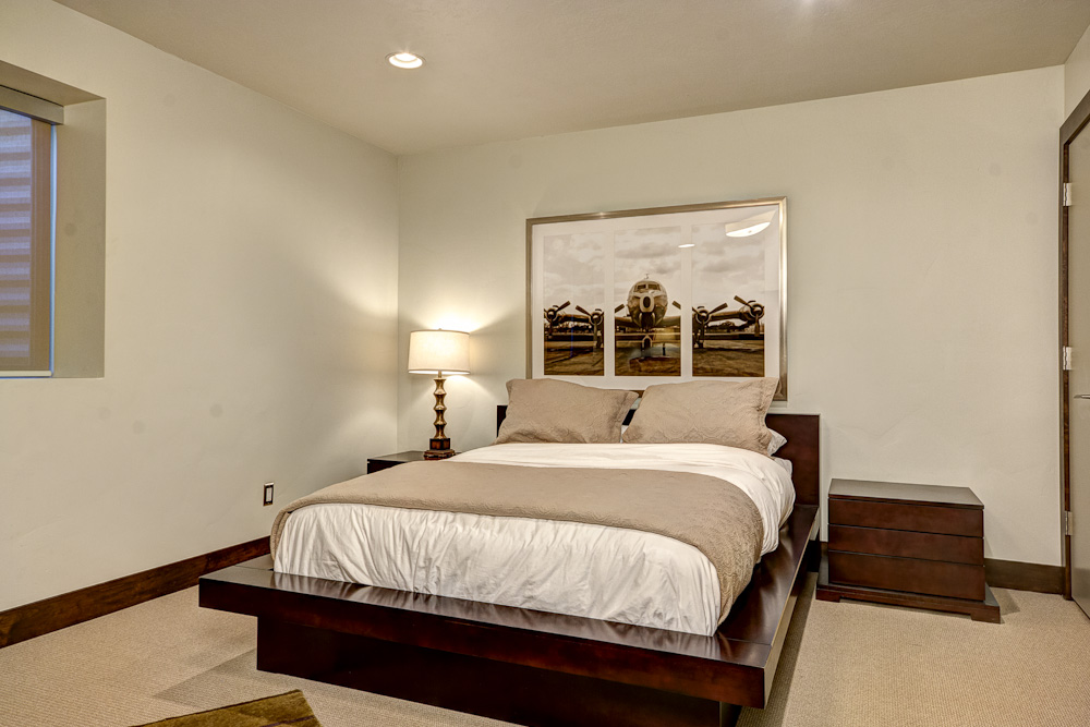 Five Bedroom Luxury Sits Between Deer Valley & Park City Five Bedroom Luxury Sits Between Deer Valley & Park City