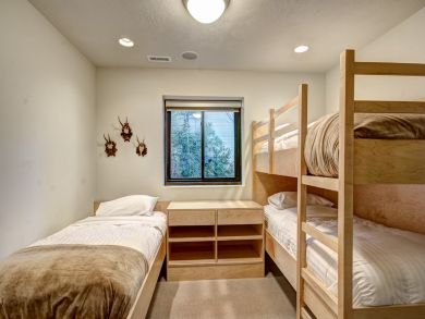 Five Bedroom Luxury Sits Between Deer Valley & Park City Five Bedroom Luxury Sits Between Deer Valley & Park City