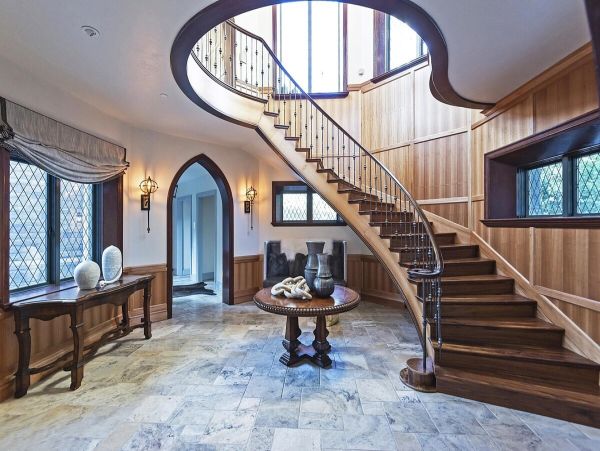 Luxury Mountain Retreat with Ski-In/Ski-Out Access in Park City
