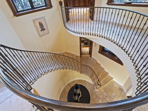 Luxury Mountain Retreat with Ski-In/Ski-Out Access in Park City