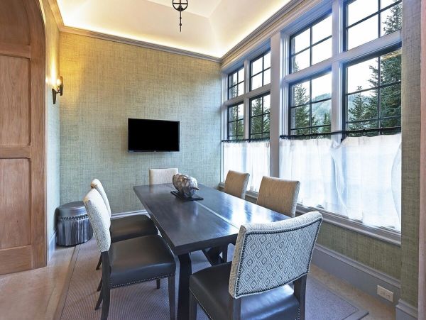 Luxury Mountain Retreat with Ski-In/Ski-Out Access in Park City