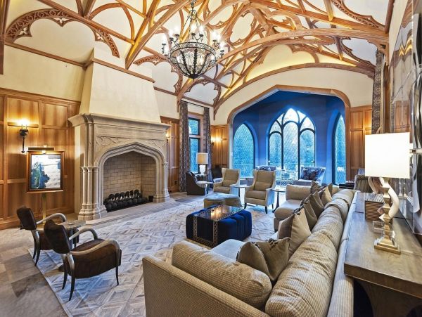 Luxury Mountain Retreat with Ski-In/Ski-Out Access in Park City