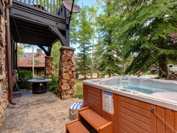Experience Luxury Ski-In/Ski-Out Living in Deer Valley