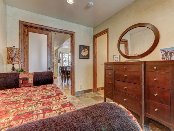 Six Bedroom Home with Hot Tub