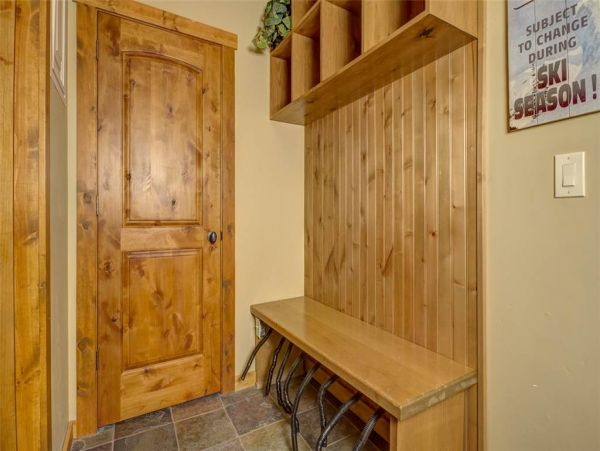 Luxury Townhome in Excellent location