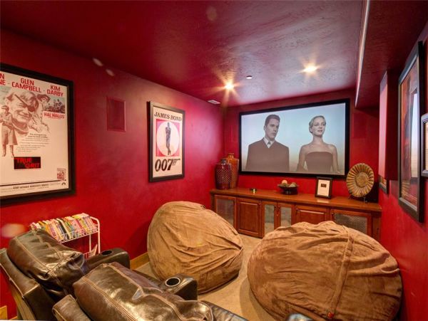 Luxury Townhome in Excellent location