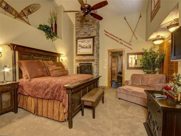 Luxury Townhome in Excellent location