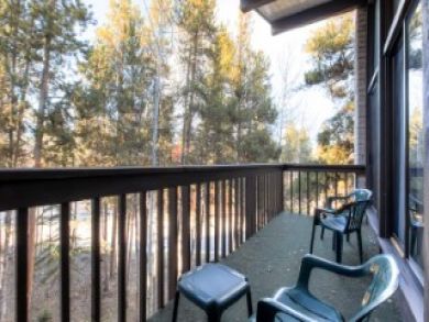 Breckenridge Vacation Condo Sleeps Eight Guests.