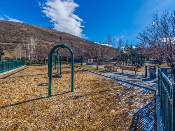 Mountain Views Park City Vacation Home Sleeps 12 Guests