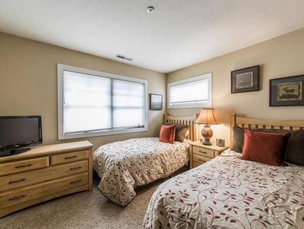 Beautiful Vacation Townhome Rental with 4 Bedrooms Sleeps 12