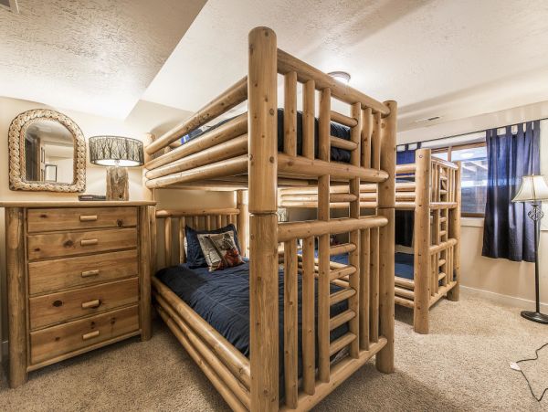 Beautiful Vacation Townhome Rental with 4 Bedrooms Sleeps 12