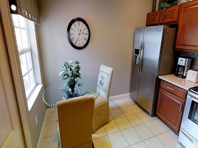 Fort Myers Vacation Townhouse Sleeps Eight Guests.