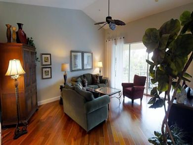 Fort Myers Vacation Townhouse Sleeps Eight Guests.