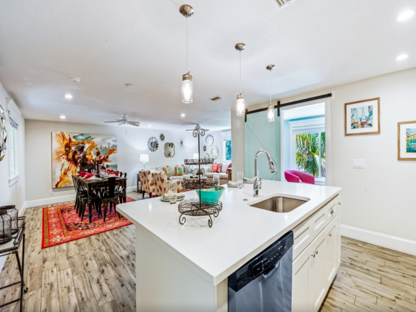 Bradenton Beach  3 Bedroom Bayfront Condo Sleeps 8  Guests