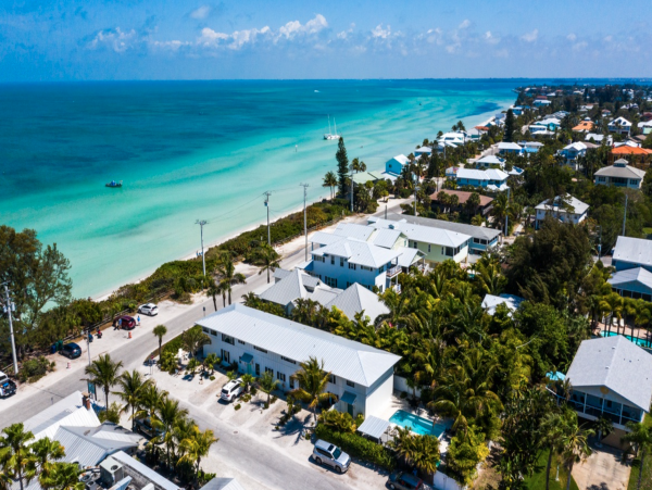Bradenton Beach  3 Bedroom Bayfront Condo Sleeps 8  Guests