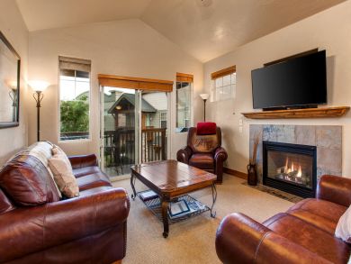 What a Stunning Three Bedroom Rental What a Stunning Three Bedroom Rental