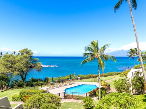 Napili Oceanfront One Bedroom Plus Loft Vacation Condo