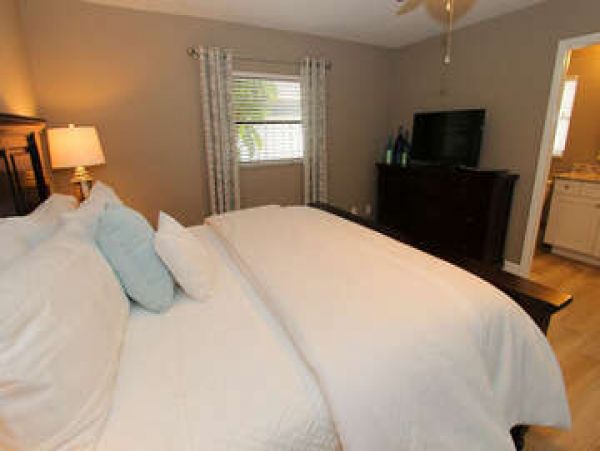 Naples Vacation Home Sleeps Eight Guests.
