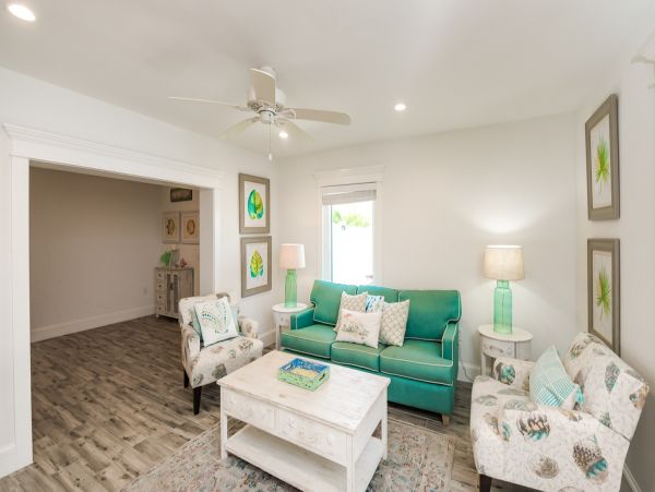Bradenton Beach One Bedroom Rental Condo Short Walk to Beach